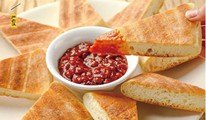發(fā)現(xiàn)增長(zhǎng)品類 | 蔥包燴、火燒饃、菜蟒、菜盒…食品研發(fā)向地方特色小吃找靈感