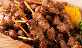 食尚是個輪回？迷你肉串走紅，東方甄選、大莊園、大希地、皓月等集體“擼小串”